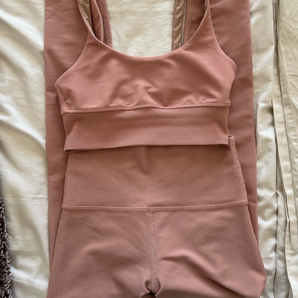 Beach Riot matching workout set pink